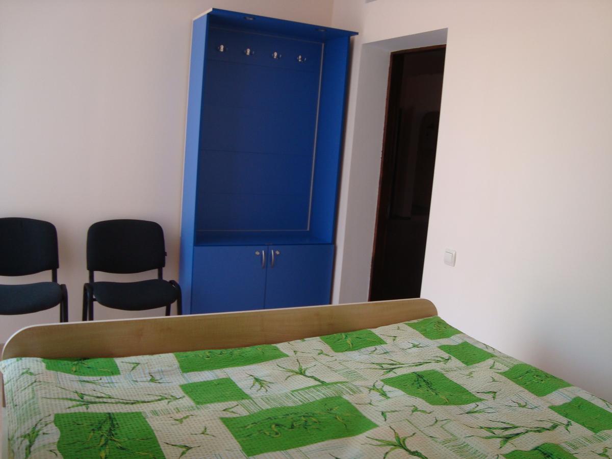 Hostel Sofia ジトームィル エクステリア 写真